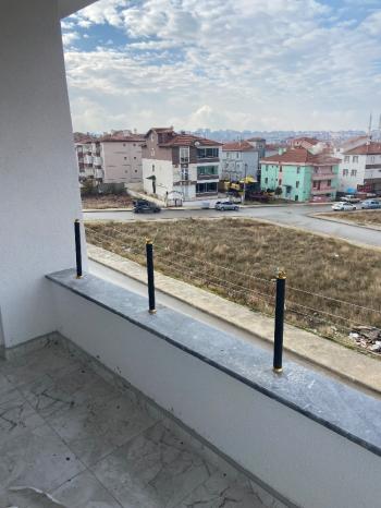 GÜVENAY - ÇORUM GÜLABİBEY EKİN CADDESİ ÜZERİ 2+1 SATILIK DAİRE 
