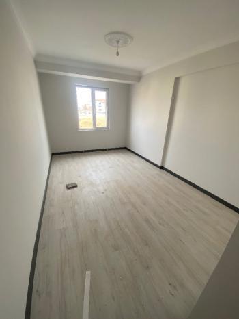 GÜVENAY - ÇORUM GÜLABİBEY EKİN CADDESİ ÜZERİ 2+1 SATILIK DAİRE 