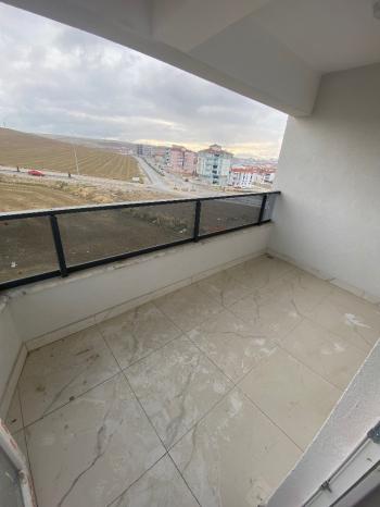 GÜVENAY - ÇORUM KALE  MEVLANA OKULU KARSISI 3+1 SIFIR  SATILIK DAİRE 