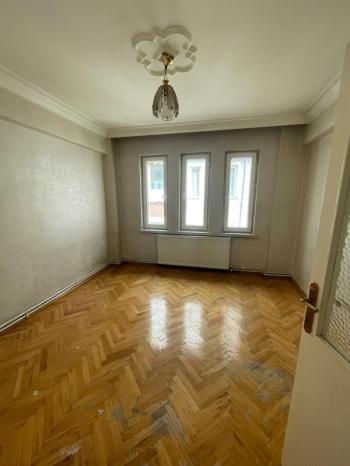 AFYON ÜÇOK EMLAKTAN KANLICA MAH KİRALIK 3+1 TEMİZ BAKIMLI DAİRE