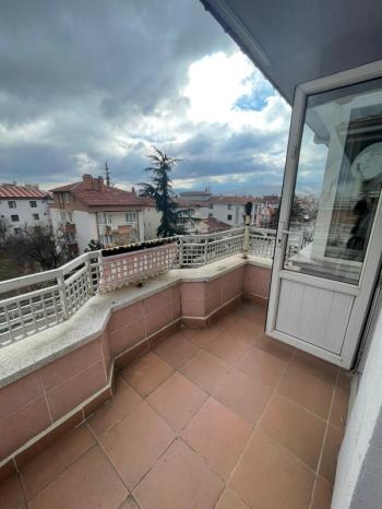 AFYON ÜÇOK EMLAKTAN KANLICA MAH KİRALIK 3+1 TEMİZ BAKIMLI DAİRE