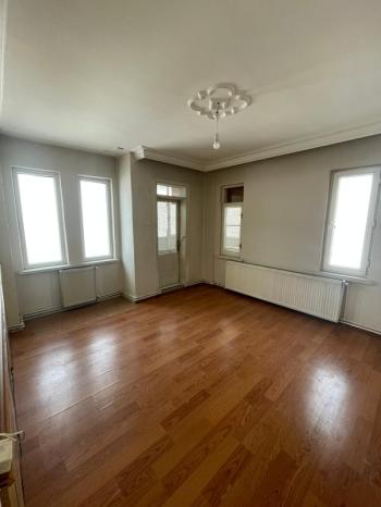 AFYON ÜÇOK EMLAKTAN KANLICA MAH KİRALIK 3+1 TEMİZ BAKIMLI DAİRE