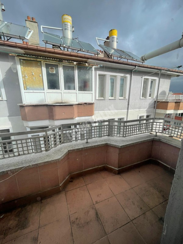 AFYON ÜÇOK EMLAKTAN KANLICA MAH KİRALIK 3+1 TEMİZ BAKIMLI DAİRE