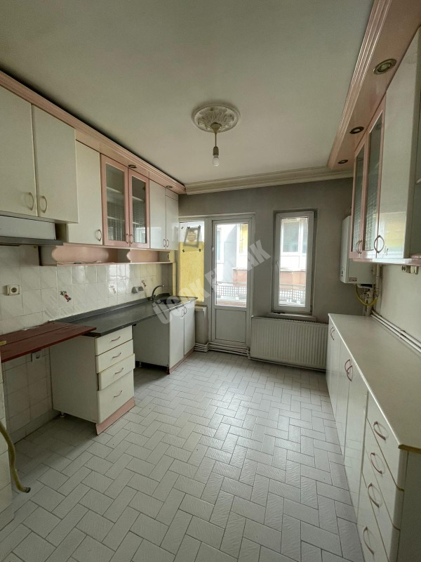 AFYON ÜÇOK EMLAKTAN KANLICA MAH KİRALIK 3+1 TEMİZ BAKIMLI DAİRE