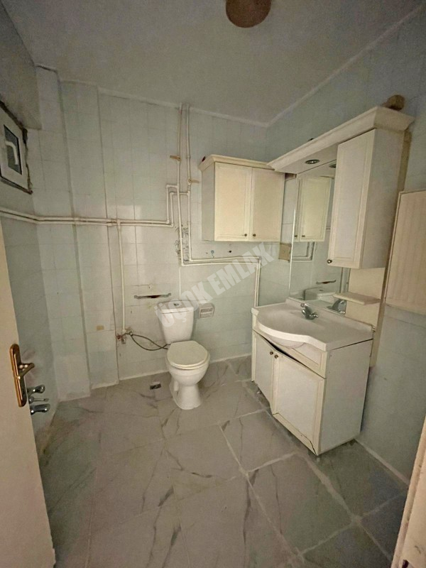 AFYON ÜÇOK EMLAKTAN KANLICA MAH KİRALIK 3+1 TEMİZ BAKIMLI DAİRE