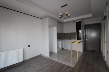 ASLAN'DAN SİTE İÇİ HAVUZLU MERKEZİ KONUM DA LÜX 1+1