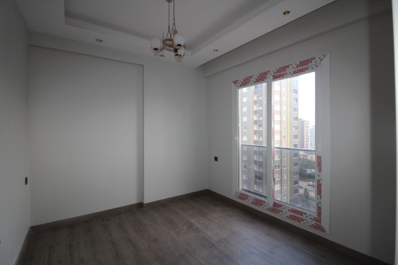 ASLAN'DAN SİTE İÇİ HAVUZLU MERKEZİ KONUM DA LÜX 1+1