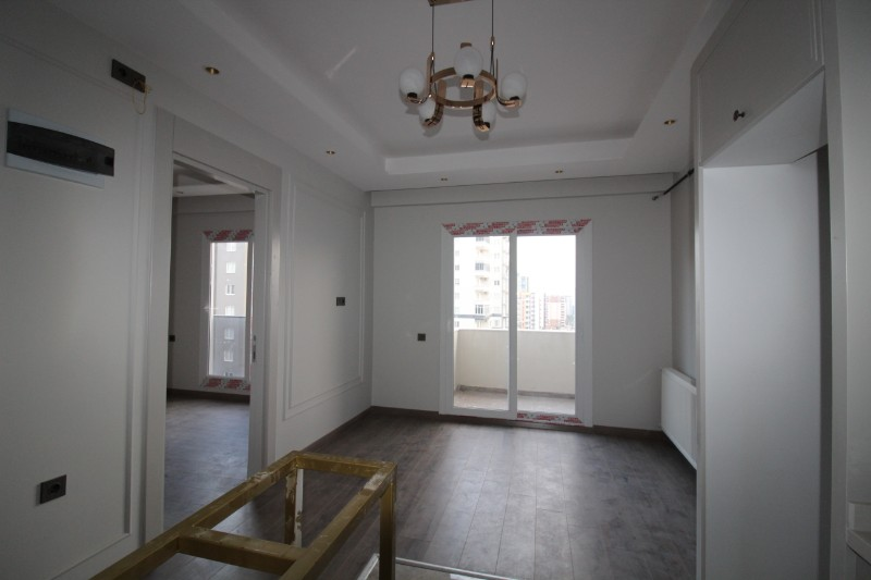 ASLAN'DAN SİTE İÇİ HAVUZLU MERKEZİ KONUM DA LÜX 1+1