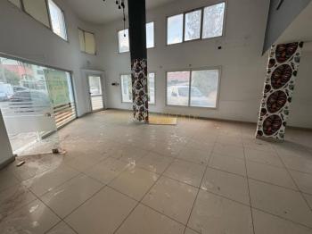 Lefkoşa Küçük Kaymaklı'da 250 m2 Kiralık Dükkan