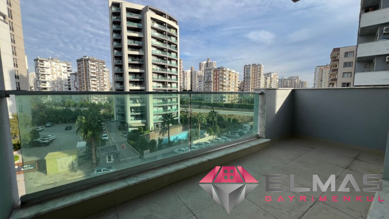 Elmas’tan Merkezi Konumlu Yüzme Havuzlu Concept 1+1