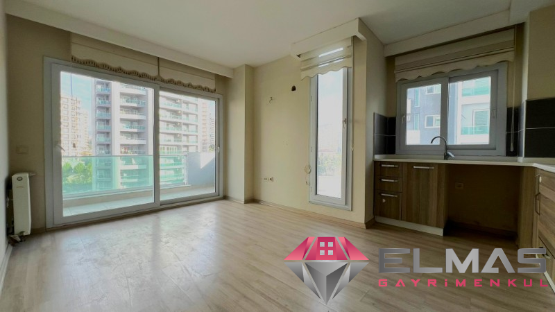 Elmas’tan Merkezi Konumlu Yüzme Havuzlu Concept 1+1