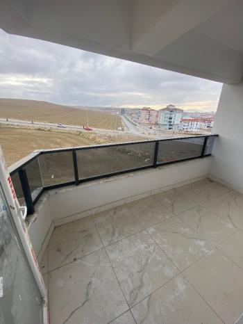 GÜVENAY - ÇORUM KALE  MEVLANA OKULU KARSISI 3+1 SIFIR  SATILIK DAİRE 