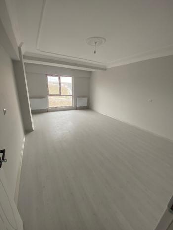 GÜVENAY - ÇORUM KALE  MEVLANA OKULU KARSISI 3+1 SIFIR  SATILIK DAİRE 