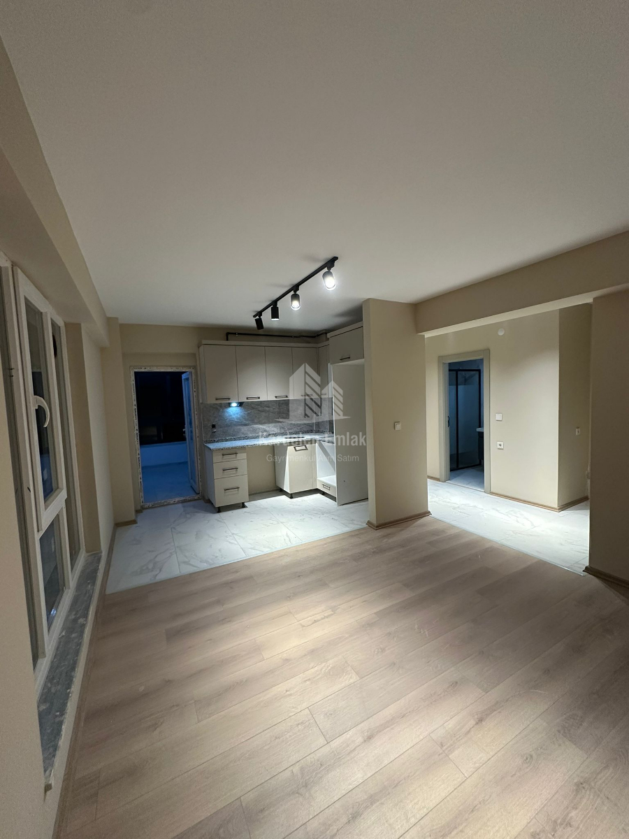 ❄️ÜNİVERSİTE BÖLGESİNDE SATILIK 1+1 DAİRE❄️