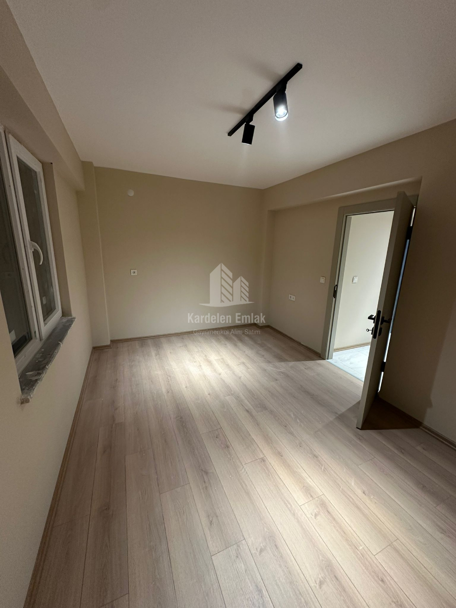 ❄️ÜNİVERSİTE BÖLGESİNDE SATILIK 1+1 DAİRE❄️