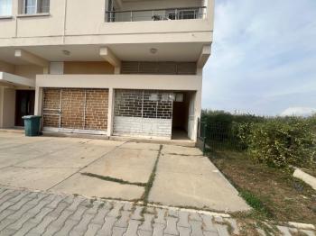 Alayköy'de zeminkat satılık dükkan