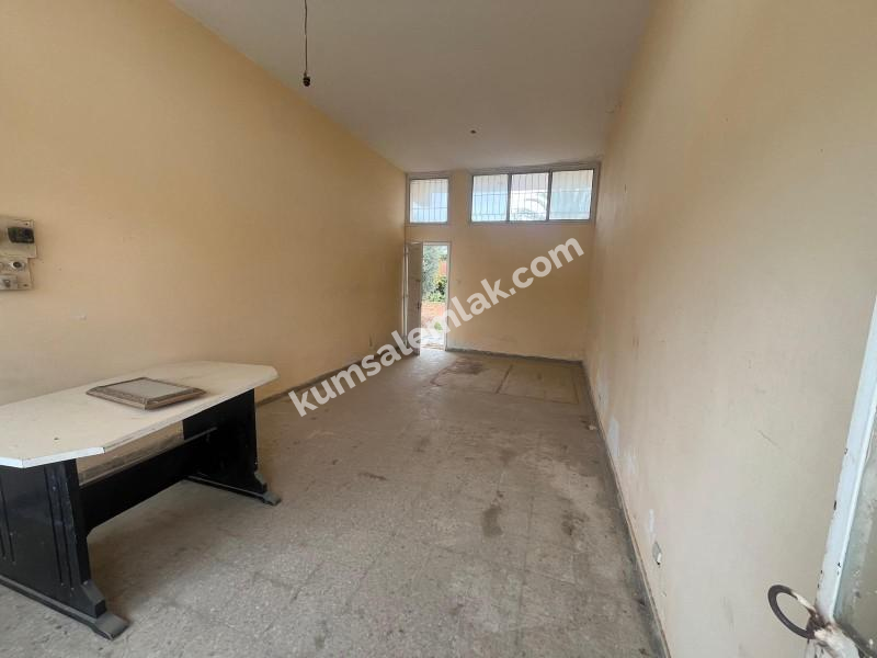 Alayköy'de zeminkat satılık dükkan