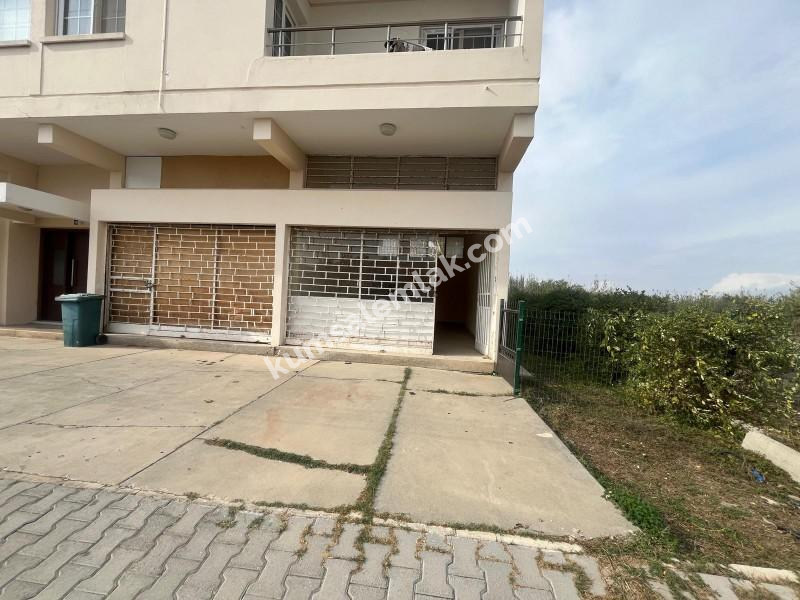 Alayköy'de zeminkat satılık dükkan