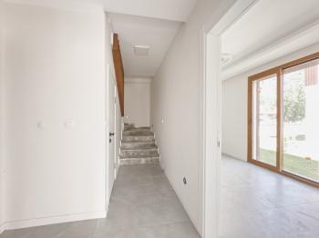 Gökova Akyaka’ya Yakın Konumda | 270 m² Arsa İçinde | Bahçeli | Bağımsız Dubleks Satılık Villa