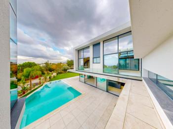 KKTC Girne Zeytinlik'te Satılık Özel Tasarım Türk Koçanlı 5+1 Lüks Villa