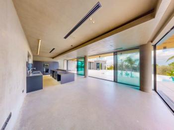 KKTC Girne Zeytinlik'te Satılık Özel Tasarım Türk Koçanlı 5+1 Lüks Villa