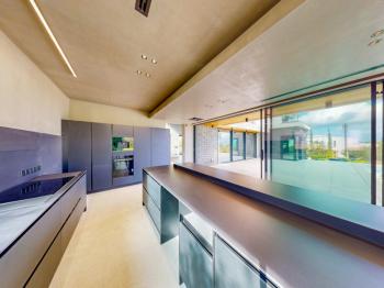 KKTC Girne Zeytinlik'te Satılık Özel Tasarım Türk Koçanlı 5+1 Lüks Villa