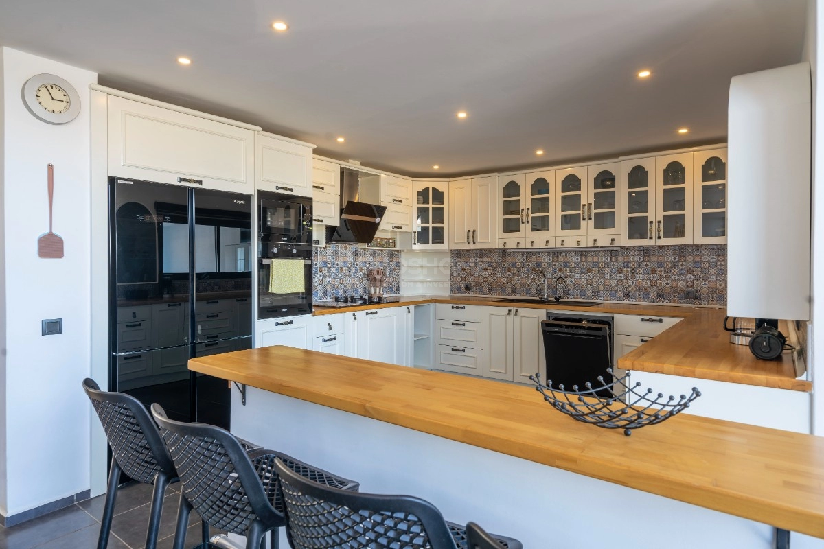 Privat Basseng og Panoramautsikt