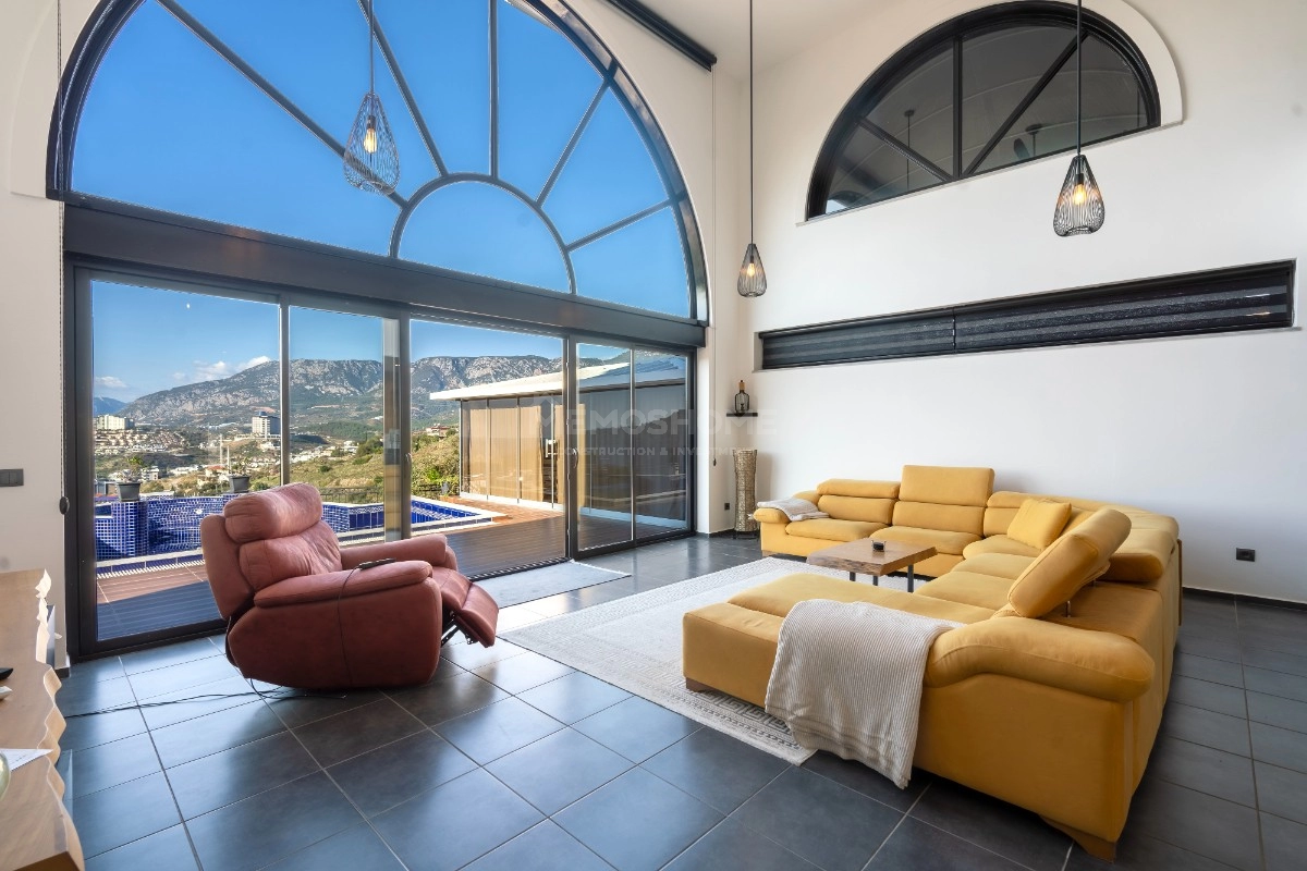 Privat Basseng og Panoramautsikt