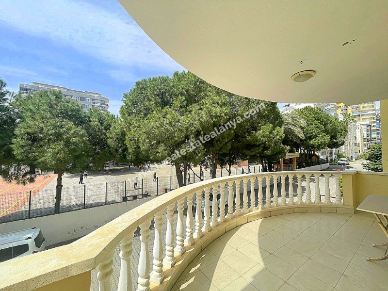 Mahmutlar – blizu mora (350 m) | prostran stan 2+1 – 125 m² | bez dodatnih troškova