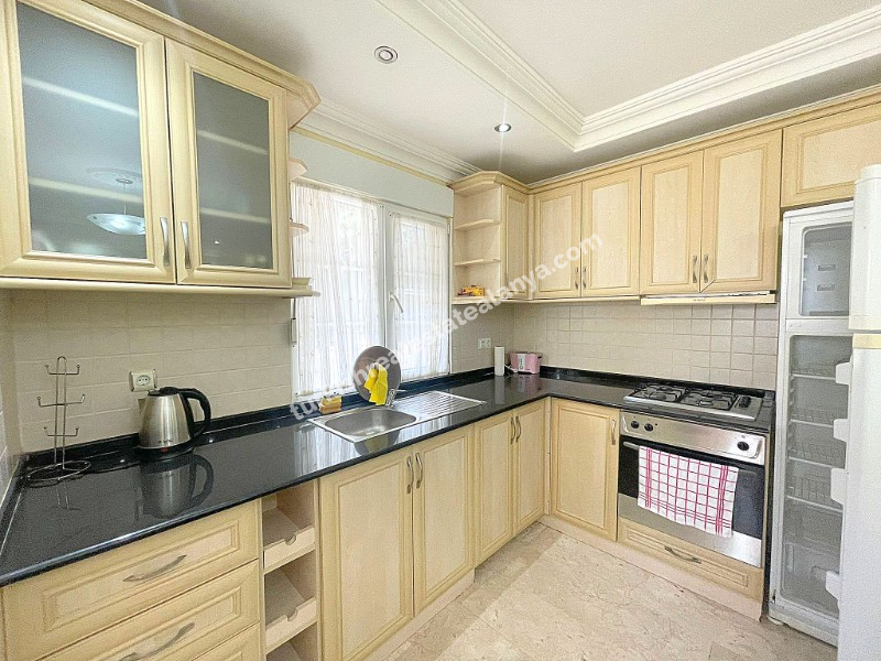 Mahmutlar – blizu mora (350 m) | prostran stan 2+1 – 125 m² | bez dodatnih troškova