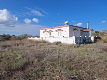 İSKELE TOPCUKÖY BÖLGESİNDE MÜKEMMEL MANZARALI SATILIK EV