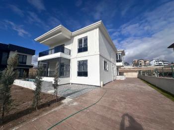 GÜVENAY - ÇORUM BUHARAEVLER 5 CADDE ARKASI SATILIK LÜKS 6+1 VİLLA