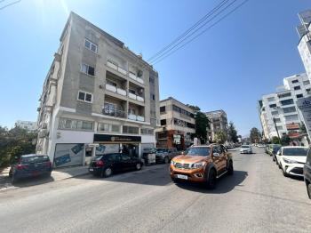 YENİŞEHİR'DE ANA CADDE ÜZERİNDE SATILIK DAİRE