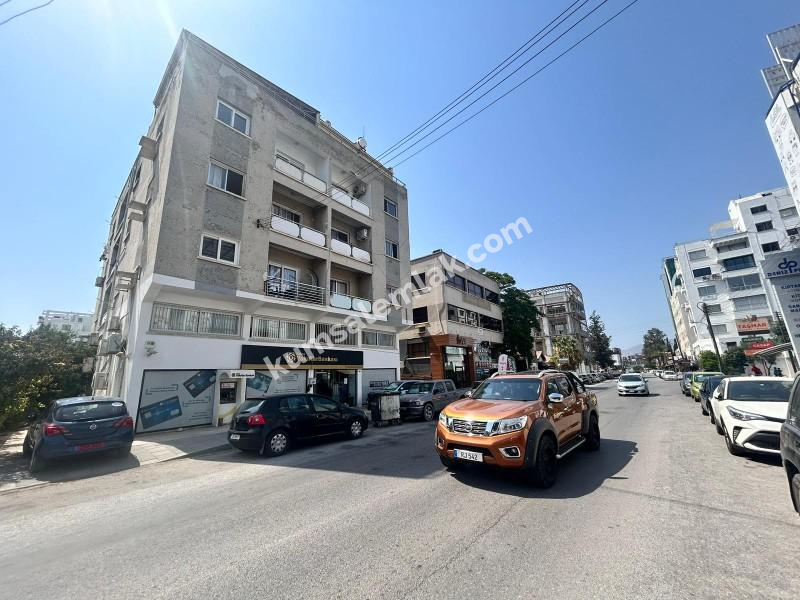 YENİŞEHİR'DE ANA CADDE ÜZERİNDE SATILIK DAİRE