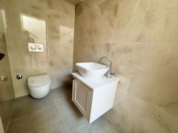 Kıbrıs Girne Alsancak’ta, deniz ve vadi manzaralı 3+1 Villalar