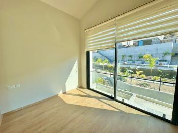 Kıbrıs Girne Alsancak’ta, deniz ve vadi manzaralı 3+1 Villalar