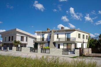 KKTC Lefkoşa Yenikent Satılık 3+1 Türk Tapulu İkiz Villa