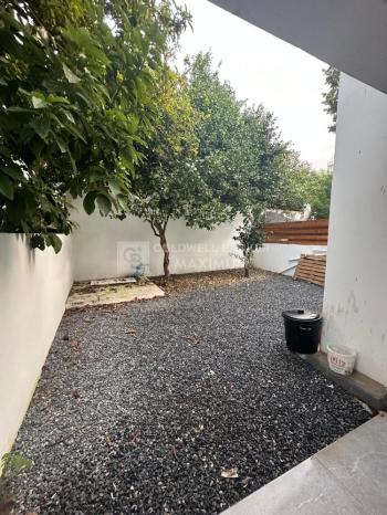 KKTC Girne Merkez Satılık 2 Katlı ve Çatı Teraslı İş Yeri Ofis