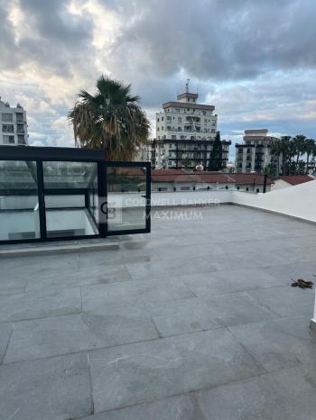 KKTC Girne Merkez Satılık 2 Katlı ve Çatı Teraslı İş Yeri Ofis