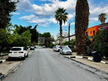 KKTC Girne Merkez Satılık 2 Katlı ve Çatı Teraslı İş Yeri Ofis