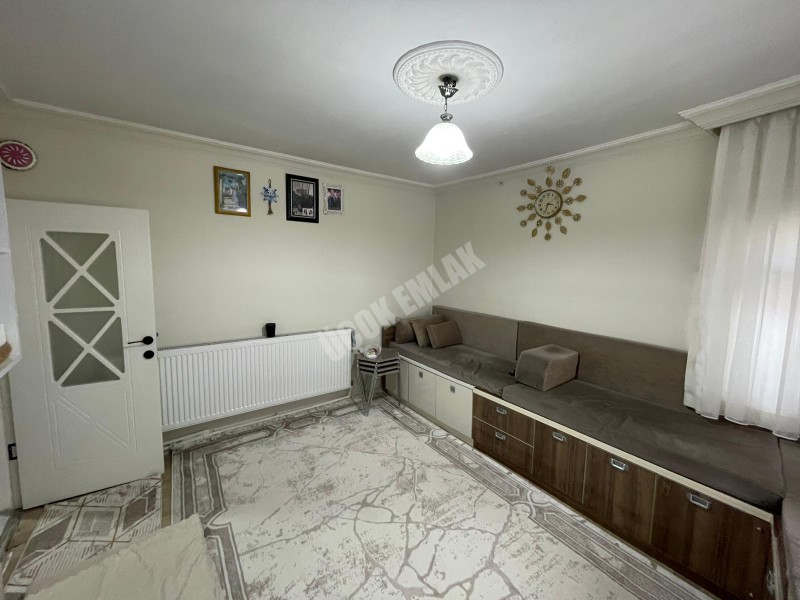 AFYON ÜÇOK EMLAKTAN BURMALI MAH SATILIK 2+1 MÜSTAKİL EV