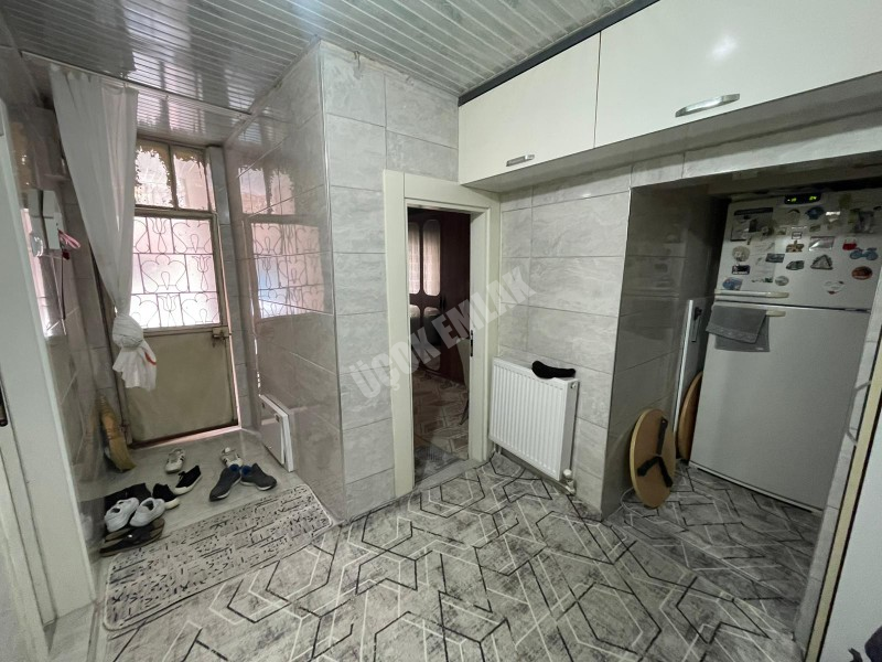 AFYON ÜÇOK EMLAKTAN BURMALI MAH SATILIK 2+1 MÜSTAKİL EV