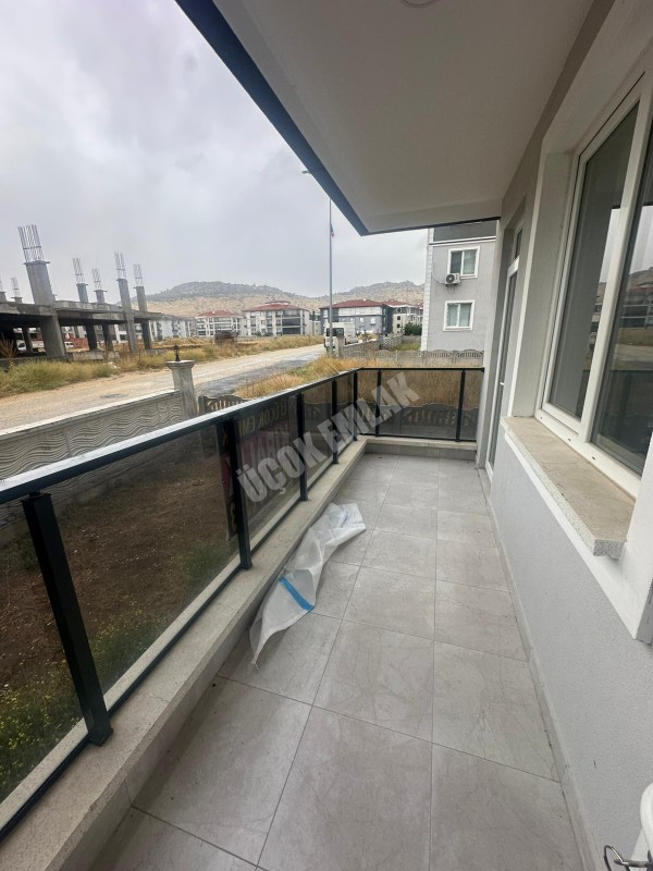 AFYON ÜÇOK EMLAKTAN KANLICA MAH SATILIK SIFIR AYARINDA LÜX 3+1 DAİRE