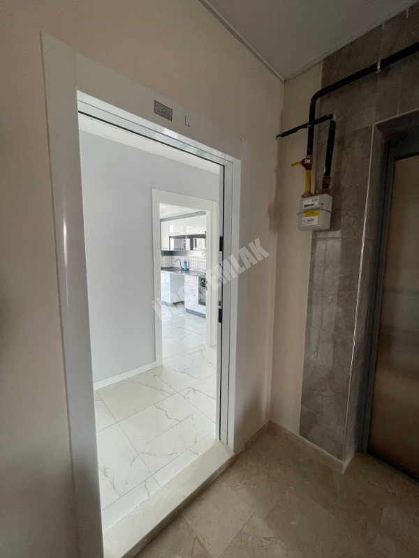 AFYON ÜÇOK EMLAKTAN KANLICA MAH SATILIK SIFIR AYARINDA LÜX 3+1 DAİRE