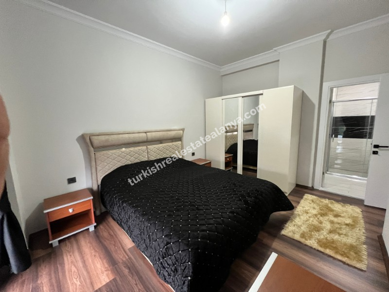 Alanya Demirtaš – na prodaju 2+1 stan sa odvojenom kuhinjom, 200 metara do mora, pogled na more