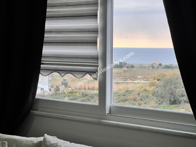 Alanya Demirtaš – na prodaju 2+1 stan sa odvojenom kuhinjom, 200 metara do mora, pogled na more
