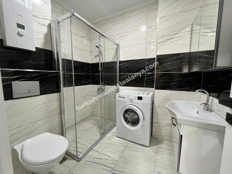 Alanya Demirtaš – na prodaju 2+1 stan sa odvojenom kuhinjom, 200 metara do mora, pogled na more