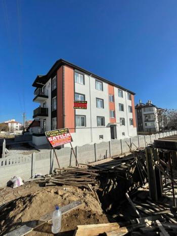 AFYON ÜÇOK EMLAKTAN MAREŞAL F ÇAKMAK MAH SIFIR LÜX 3+1 SATILIK 120M² DAİRE 