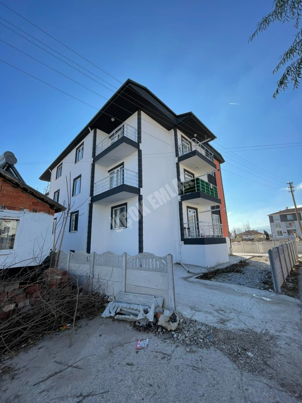AFYON ÜÇOK EMLAKTAN MAREŞAL F ÇAKMAK MAH SIFIR LÜX 3+1 SATILIK 120M² DAİRE 