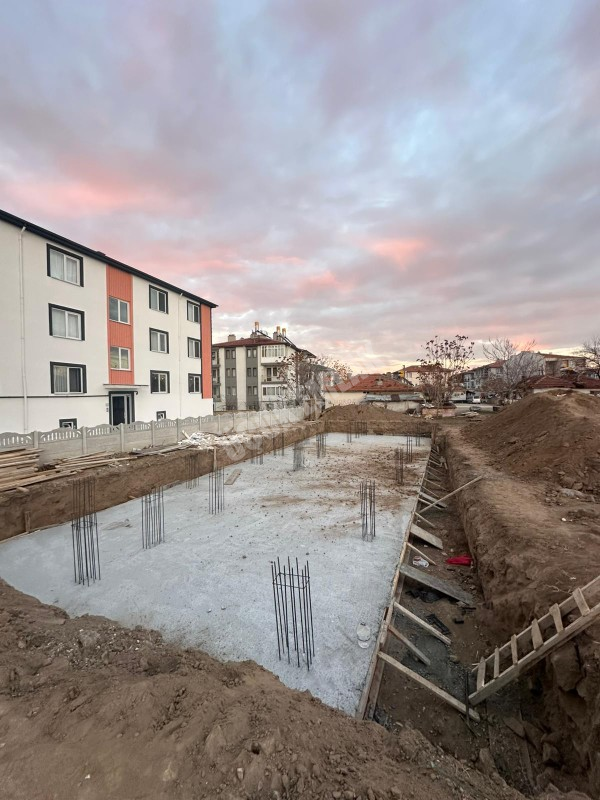 AFYON ÜÇOK EMLAKTAN MAREŞAL DE SATILIK SIFIR TOPRAKTAN 2+1 FIRSAT DAİRELER